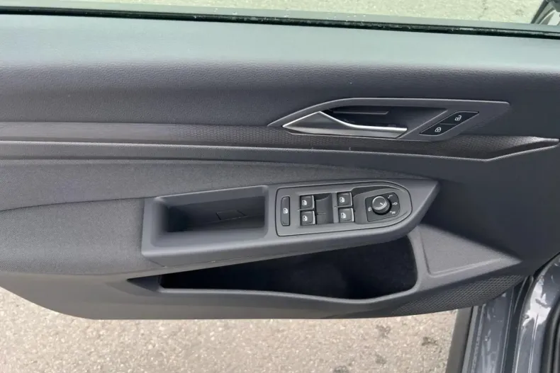 Volkswagen Golf din 2022 cu 13.800 km - oferta VOL192010 - foto 10