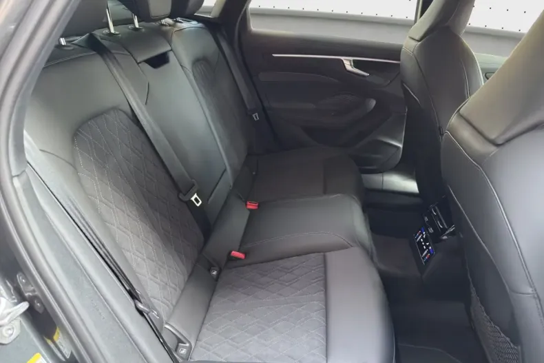 Audi A6 din 2025 cu 6.600 km - oferta AUD192012 - foto 9