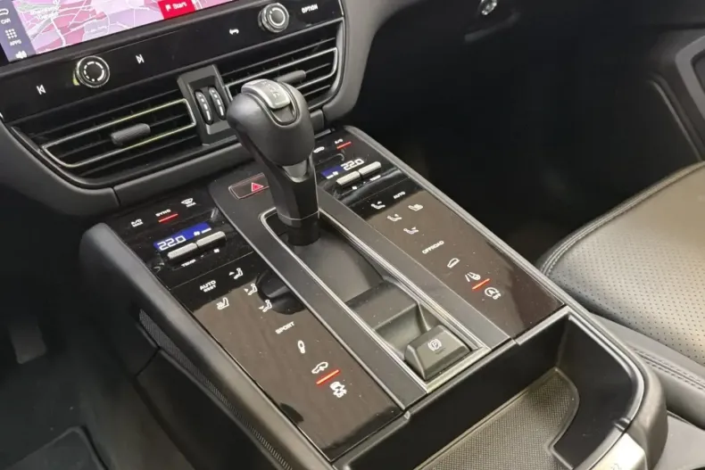 Porsche Macan din 2024 cu 14.824 km - oferta POR192029 - foto 8