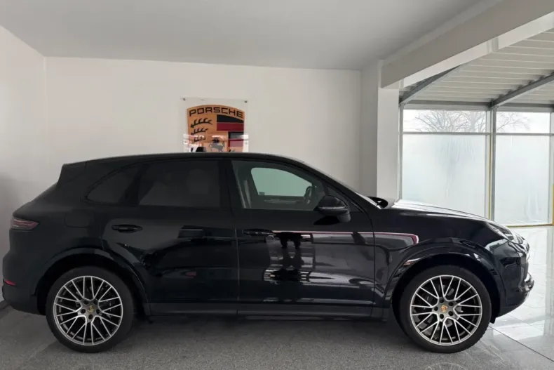 Porsche Cayenne din 2023 cu 61.220 km - oferta POR192034 - foto 3