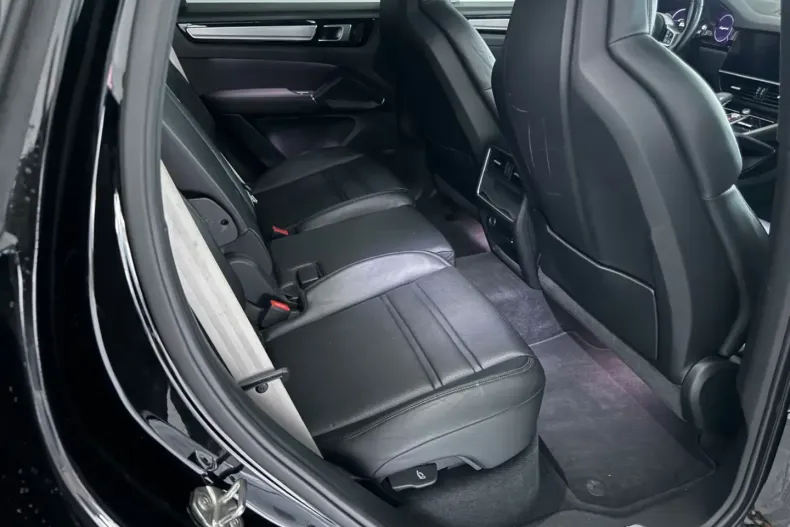 Porsche Cayenne din 2023 cu 61.220 km - oferta POR192034 - foto 12