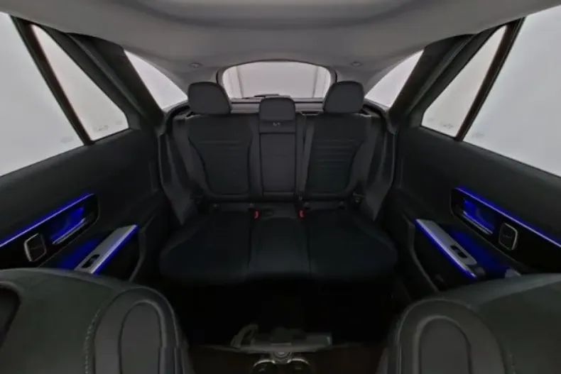 Mercedes-Benz GLC 300 (Clasa GLC) din 2024 cu 30.000 km - oferta MER192039 - foto 7