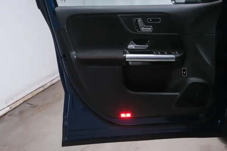 Mercedes-Benz GLA 200 (Clasa GLA) din 2024 cu 20.372 km - oferta MER192041 - foto 9