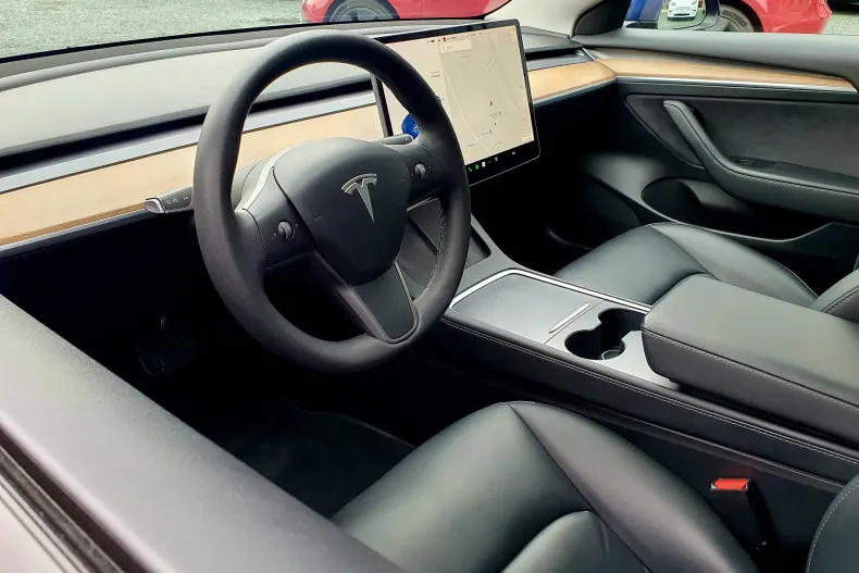 Tesla Model 3 din 2023 cu 86.000 km - oferta TES192074 - foto 16