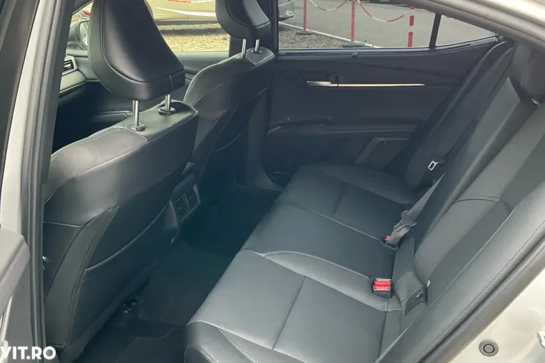 Toyota Camry din 2024 cu 16.304 km - oferta TOY192075 - foto 16