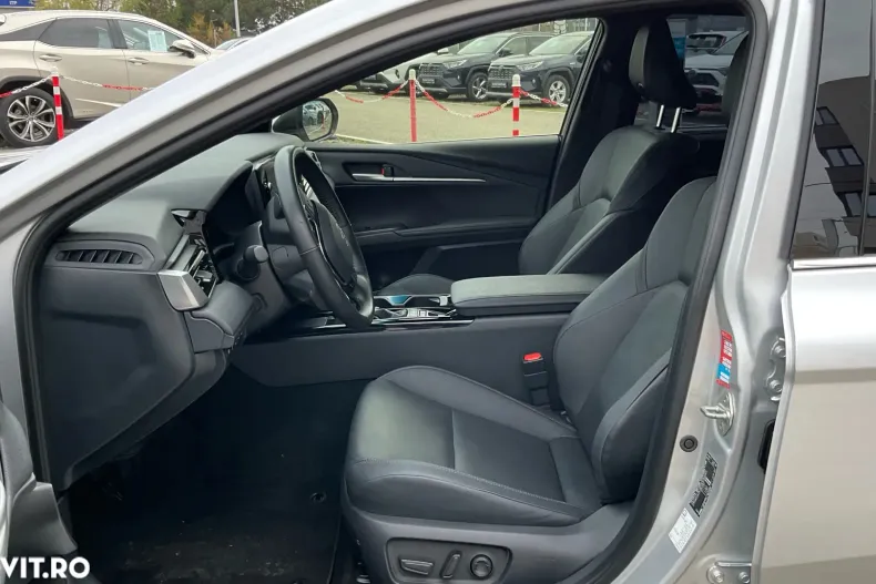 Toyota Camry din 2024 cu 16.304 km - oferta TOY192075 - foto 17