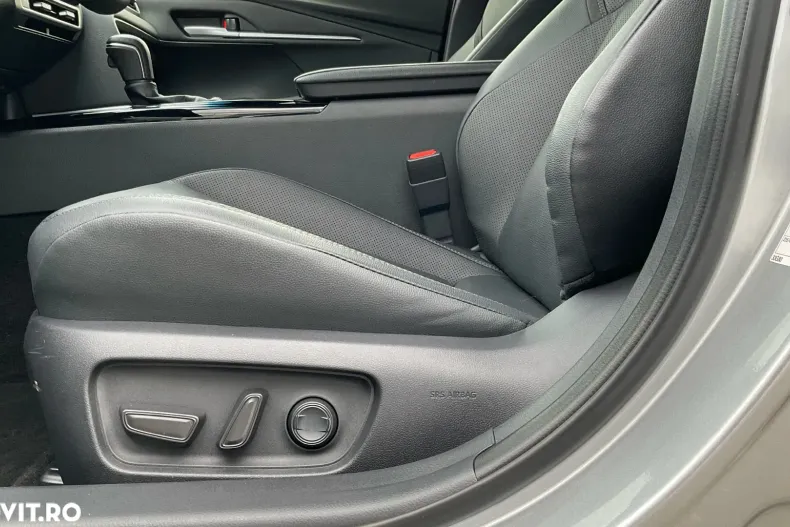 Toyota Camry din 2024 cu 16.304 km - oferta TOY192075 - foto 25