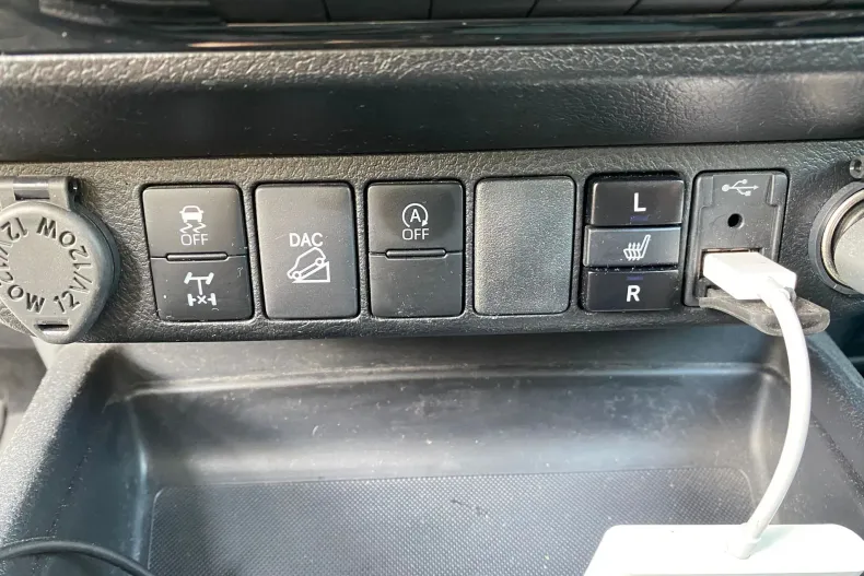 Toyota Hilux din 2022 cu 86.302 km - oferta TOY192077 - foto 20