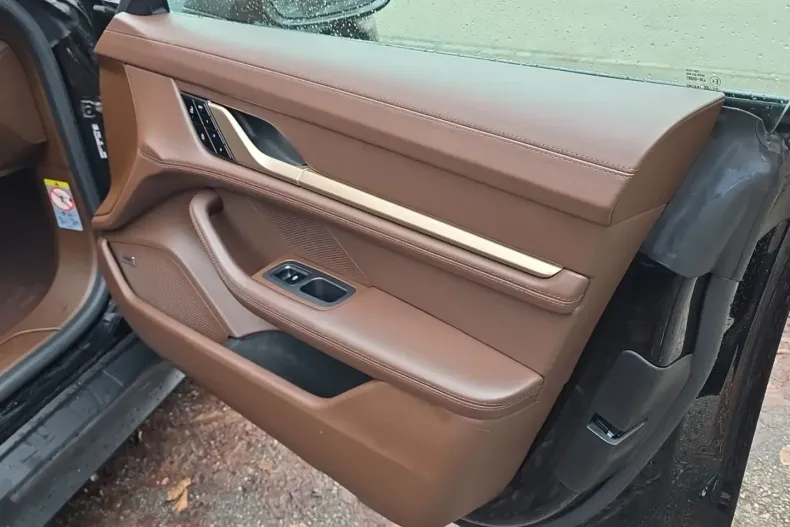 Porsche Taycan din 2021 cu 114.000 km - oferta POR192095 - foto 14