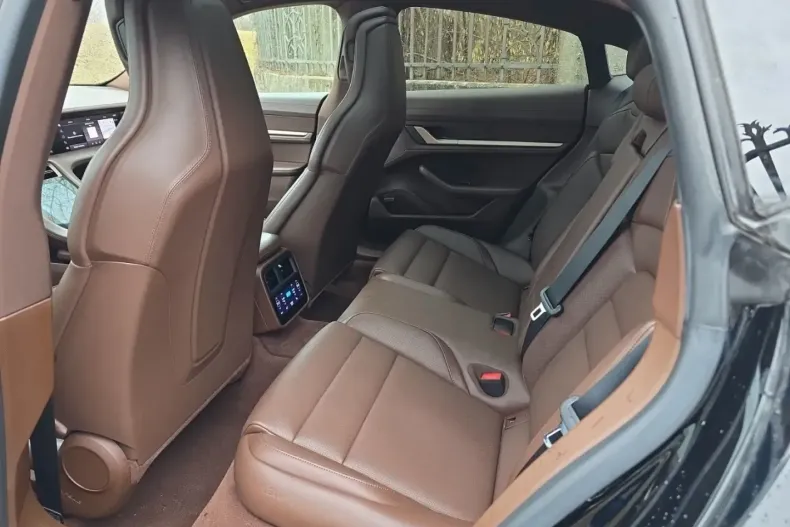 Porsche Taycan din 2021 cu 114.000 km - oferta POR192095 - foto 16