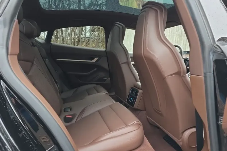 Porsche Taycan din 2021 cu 114.000 km - oferta POR192095 - foto 17