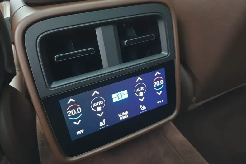 Porsche Taycan din 2021 cu 114.000 km - oferta POR192095 - foto 24