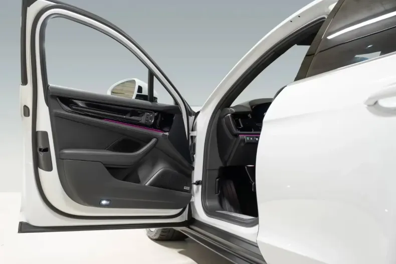 Porsche Panamera din 2025 cu 3.999 km - oferta POR192098 - foto 18