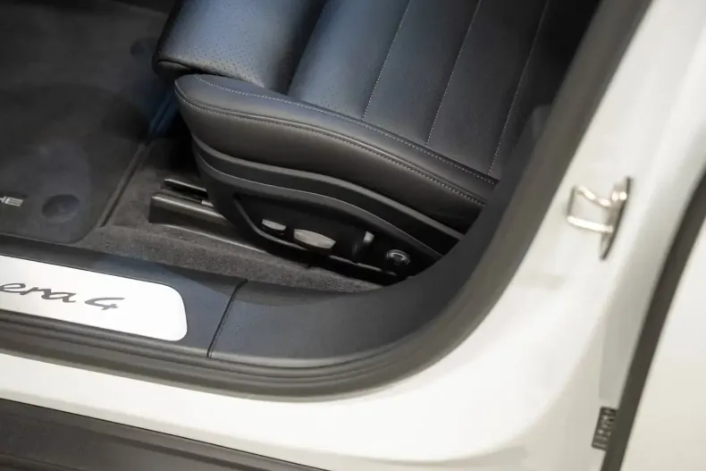 Porsche Panamera din 2025 cu 3.999 km - oferta POR192098 - foto 22