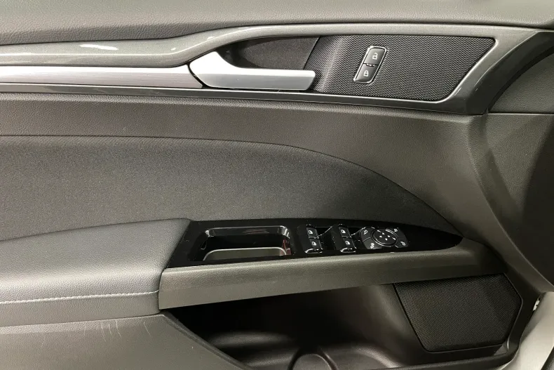 Ford Mondeo din 2021 cu 48.329 km - oferta FOR192127 - foto 22