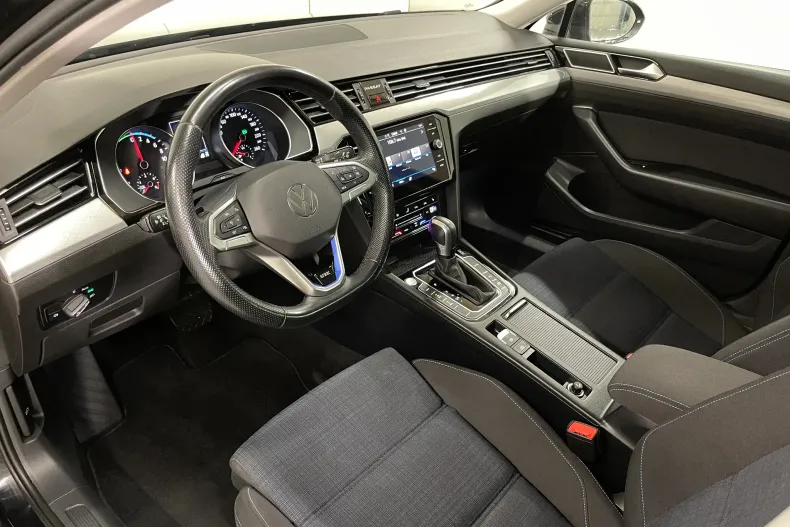 Volkswagen Passat din 2021 cu 133.224 km - oferta VOL192129 - foto 5