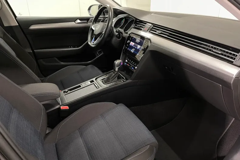 Volkswagen Passat din 2021 cu 133.224 km - oferta VOL192129 - foto 11