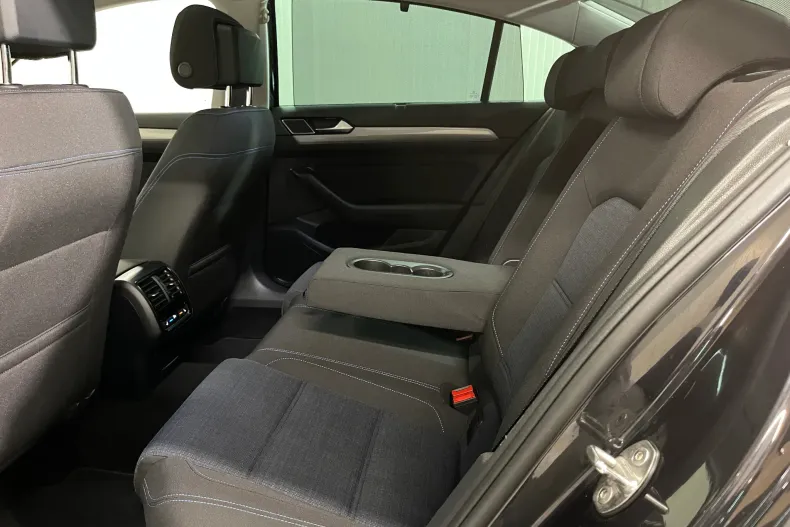 Volkswagen Passat din 2021 cu 133.224 km - oferta VOL192129 - foto 13