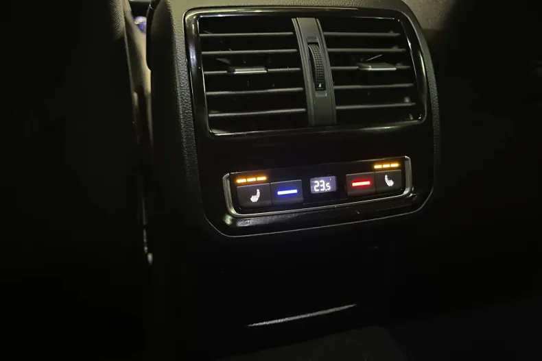 Volkswagen Passat din 2021 cu 133.224 km - oferta VOL192129 - foto 26