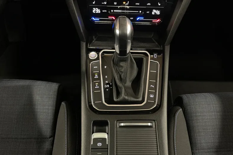 Volkswagen Passat din 2021 cu 133.224 km - oferta VOL192129 - foto 27