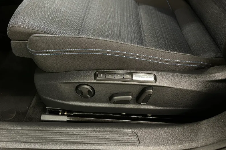 Volkswagen Passat din 2021 cu 133.224 km - oferta VOL192129 - foto 30