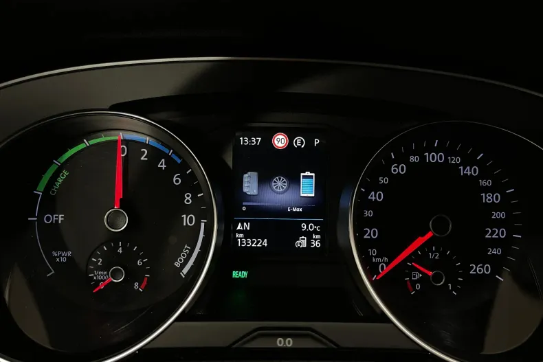 Volkswagen Passat din 2021 cu 133.224 km - oferta VOL192129 - foto 35