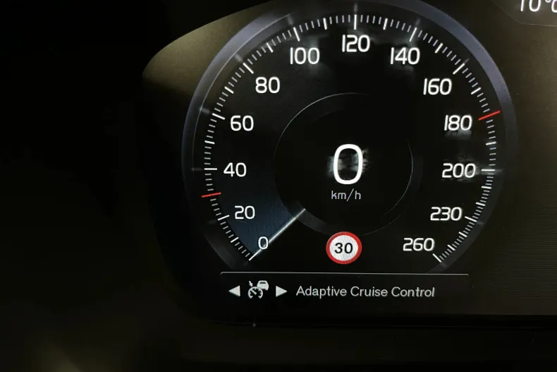 Volvo XC40 din 2020 cu 111.357 km - oferta VOL192132 - foto 23