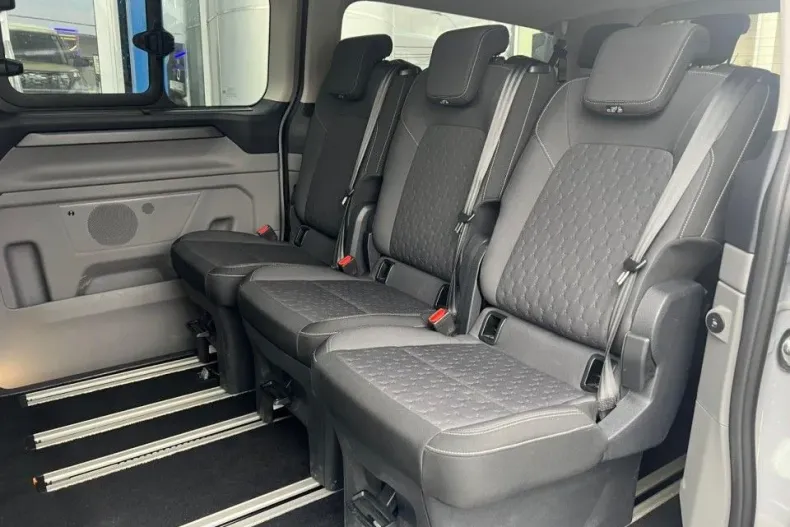 Ford Tourneo Custom din 2025 cu 18.000 km - oferta FOR192143 - foto 6
