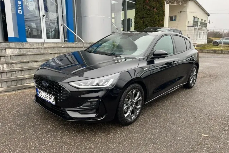 Ford Focus din 2025 cu 4.000 km - oferta FOR192144 - foto 1