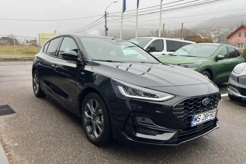Ford Focus din 2025 cu 4.000 km - oferta FOR192144 - foto 2