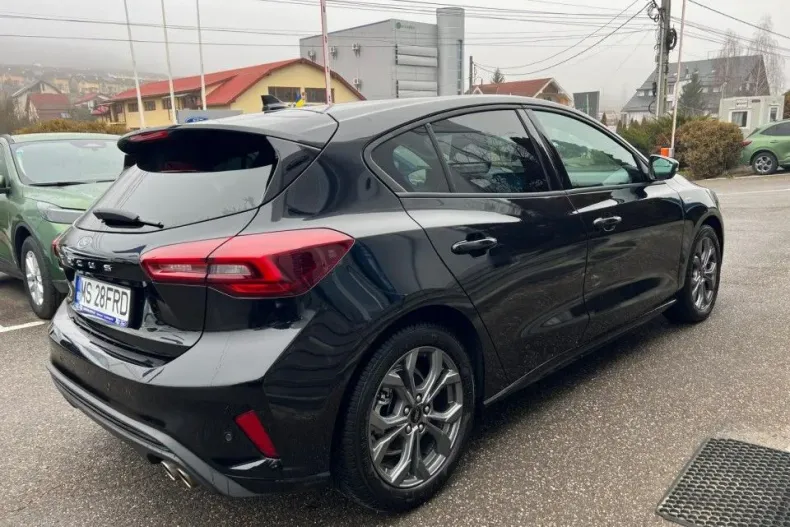 Ford Focus din 2025 cu 4.000 km - oferta FOR192144 - foto 3