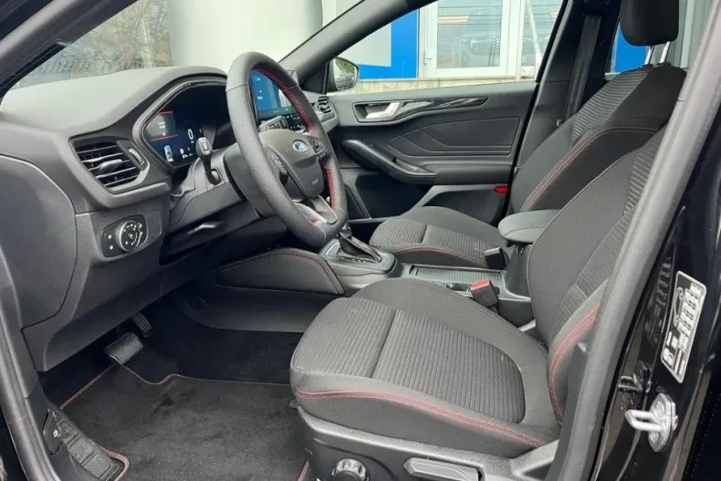 Ford Focus din 2025 cu 4.000 km - oferta FOR192144 - foto 6