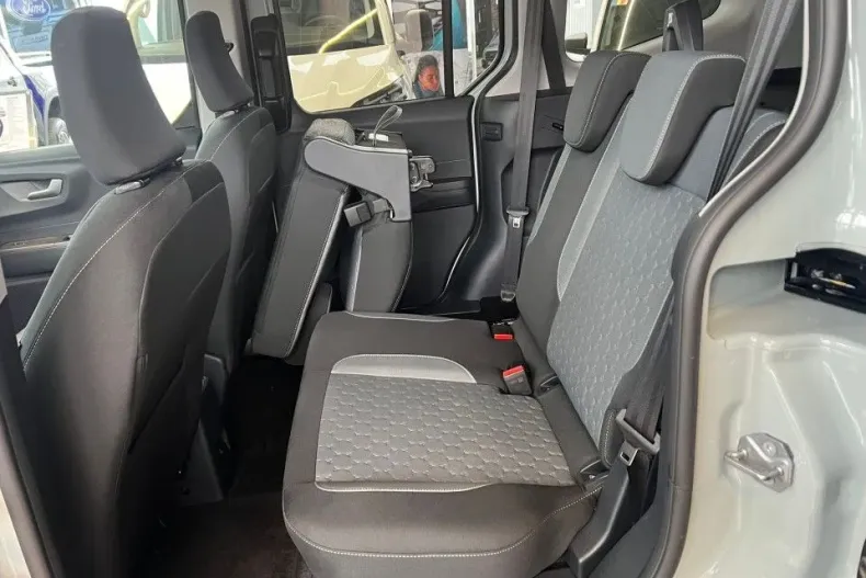 Ford Tourneo Courier din 2025 cu 5 km - oferta FOR192146 - foto 7