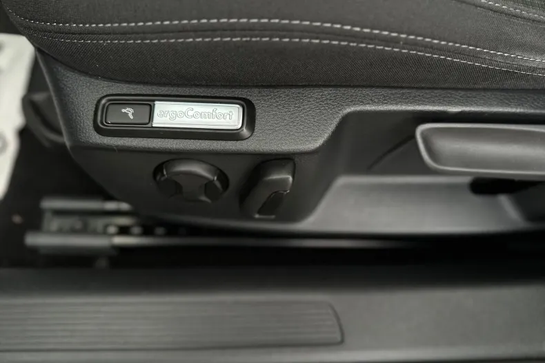 Volkswagen Passat din 2020 cu 138.535 km - oferta VOL192162 - foto 18