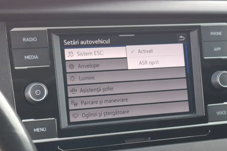 Volkswagen Multivan din 2023 cu 55.213 km - oferta VOL192165 - foto 24