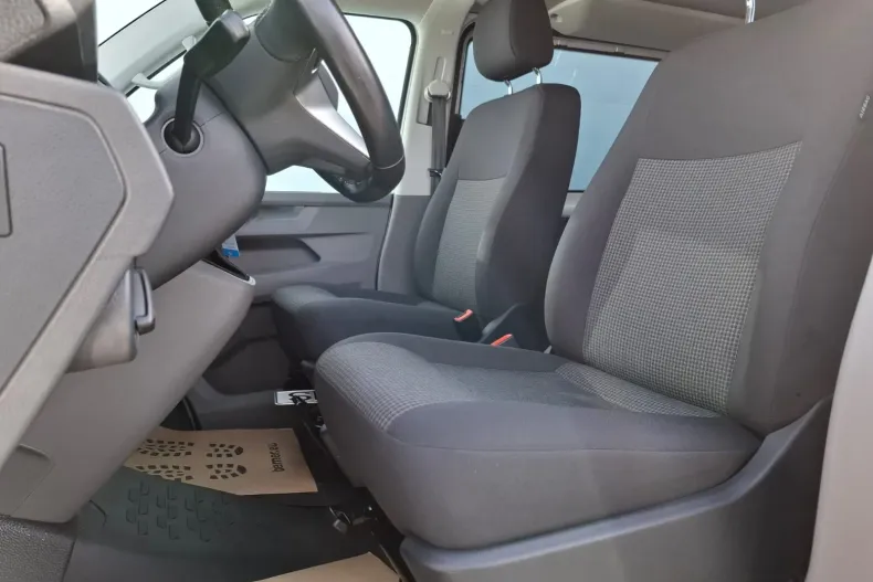 Volkswagen Multivan din 2023 cu 55.213 km - oferta VOL192165 - foto 37