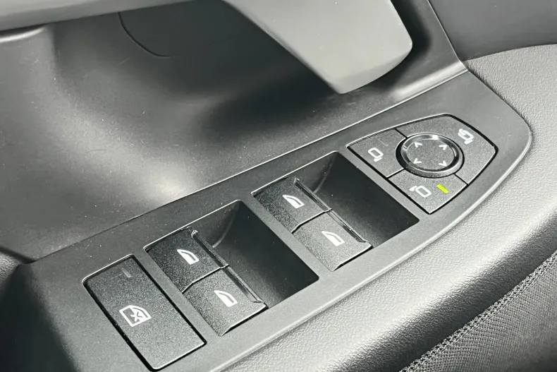 BMW 520d (Seria 5) din 2024 cu 35.820 km - oferta BMW192171 - foto 21