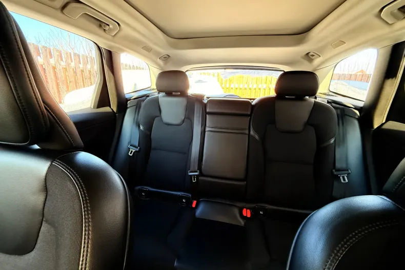 Volvo XC60 din 2020 cu 104.545 km - oferta VOL192187 - foto 15