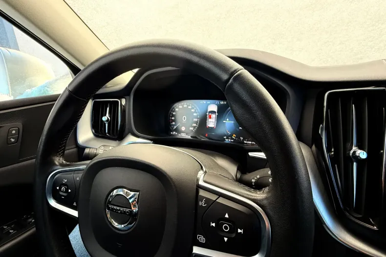 Volvo XC60 din 2020 cu 104.545 km - oferta VOL192187 - foto 20