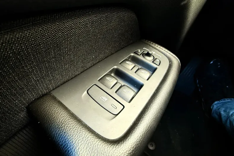 Volvo XC60 din 2020 cu 104.545 km - oferta VOL192187 - foto 21