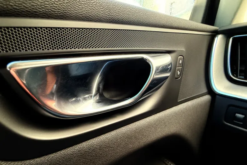 Volvo XC60 din 2020 cu 104.545 km - oferta VOL192187 - foto 22