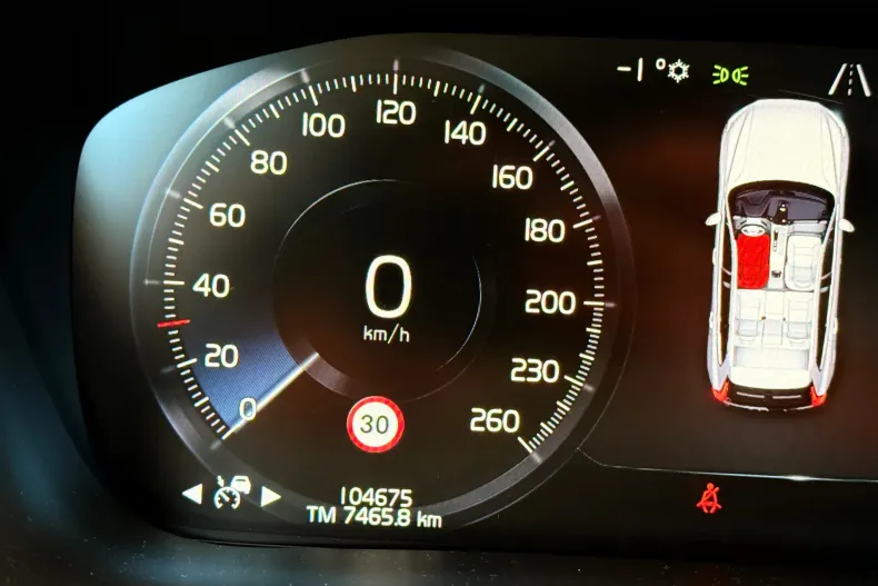 Volvo XC60 din 2020 cu 104.545 km - oferta VOL192187 - foto 25