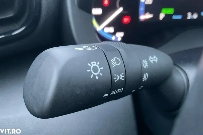 Toyota Yaris Cross din 2023 cu 11.329 km - oferta TOY192192 - foto 30