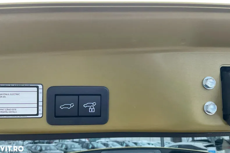 Toyota Yaris Cross din 2023 cu 11.329 km - oferta TOY192192 - foto 33