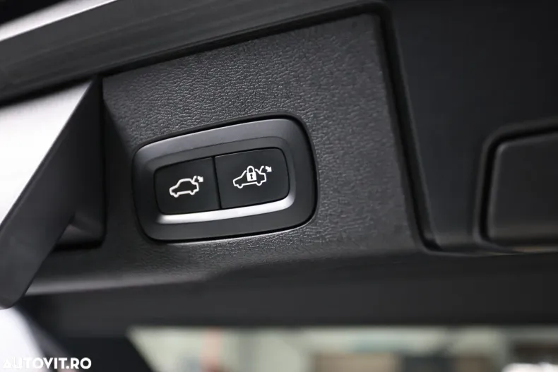 Volvo XC60 din 2022 cu 140.000 km - oferta VOL192206 - foto 13