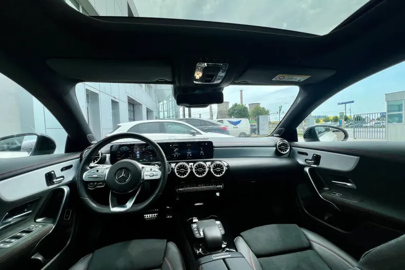 Mercedes-Benz CLA 250 (Clasa CLA) din 2023 cu 14.937 km - oferta MER192208 - foto 14