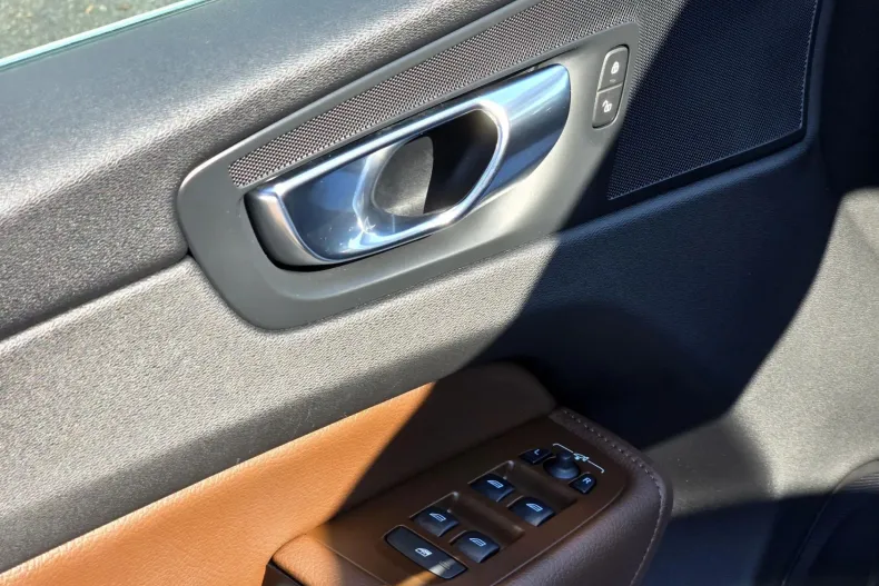 Volvo XC60 din 2021 cu 91.705 km - oferta VOL192209 - foto 9