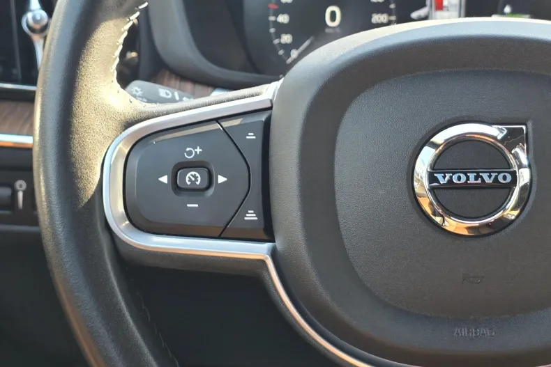 Volvo XC60 din 2021 cu 91.705 km - oferta VOL192209 - foto 13