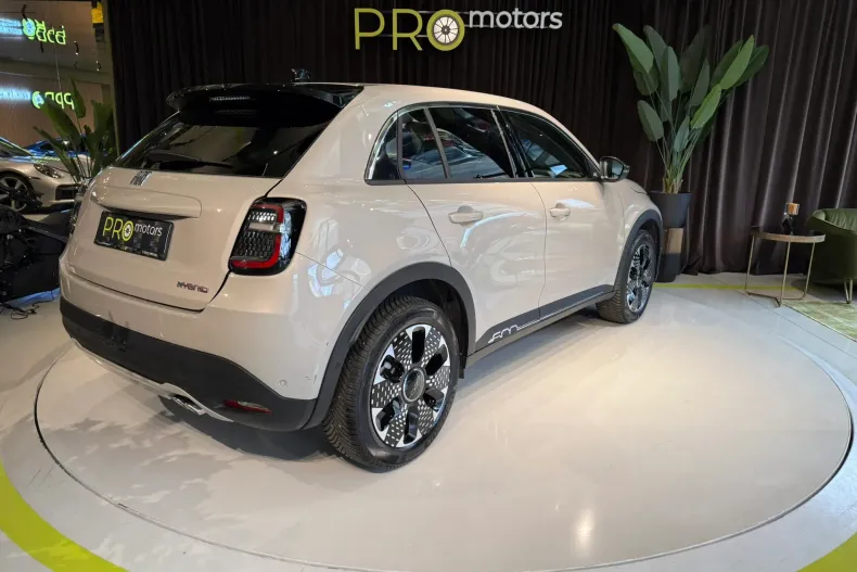 Fiat 600 din 2024 cu 4.600 km - oferta FIA192211 - foto 5