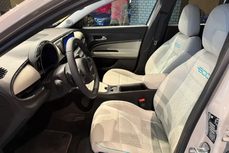 Fiat 600 din 2024 cu 4.600 km - oferta FIA192211 - foto 14